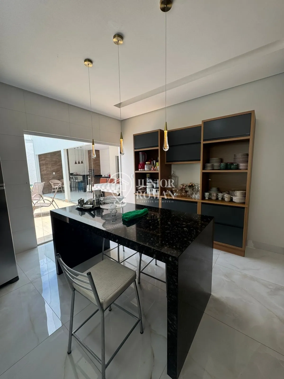 Imagem LINDA CASA 3 DORM SENDO 2 SUITES COM PISCINA E CHURRASQUEIRA - JD VITORIA - BARREIRAS/BA