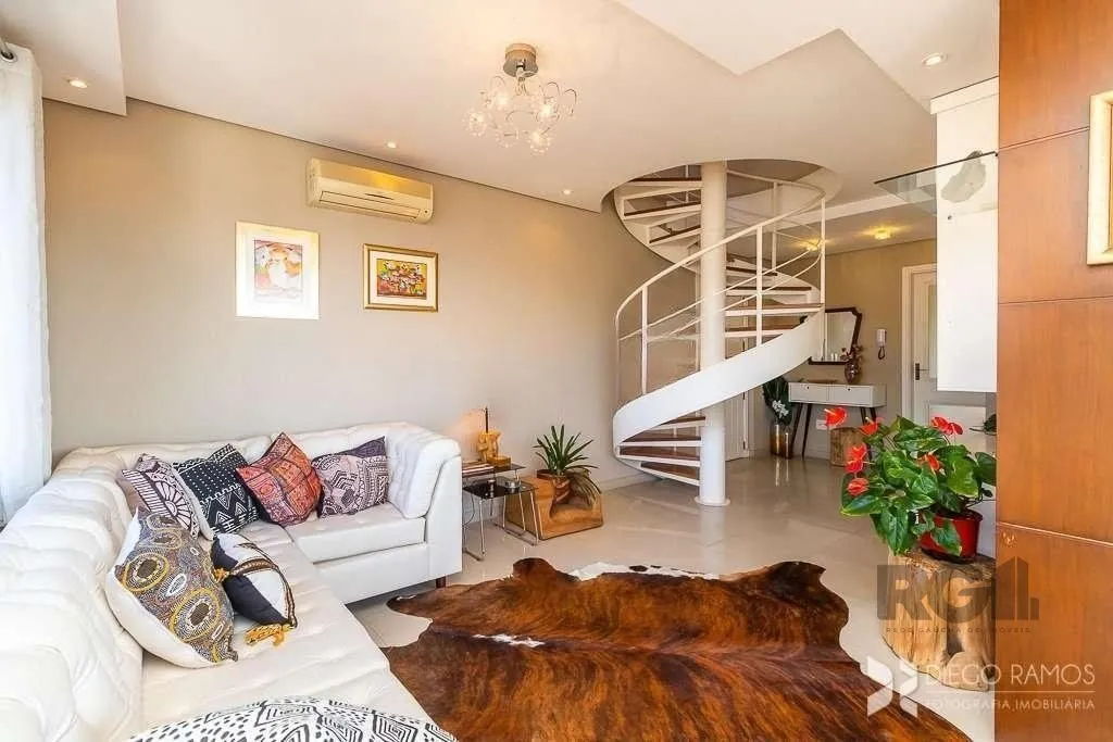 Imagem Cobertura para Venda - 185m², 3 dormitórios, sendo 1 suites, 2 vagas - Petrópolis
