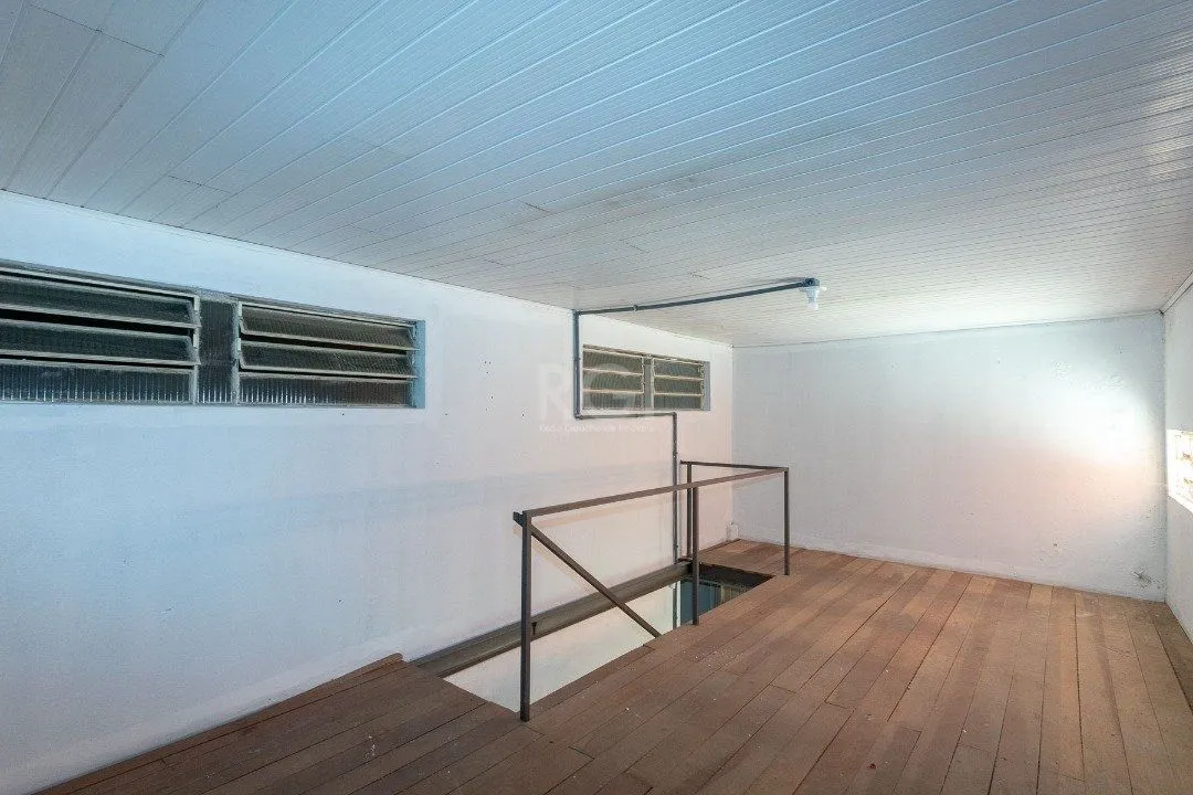 Imagem Casa para Venda - 232m², 3 dormitórios, 2 vagas - Navegantes