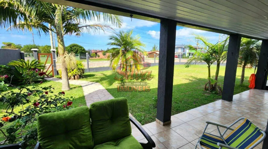Imagem C759 | Casa c/ piscina na Av. Principal