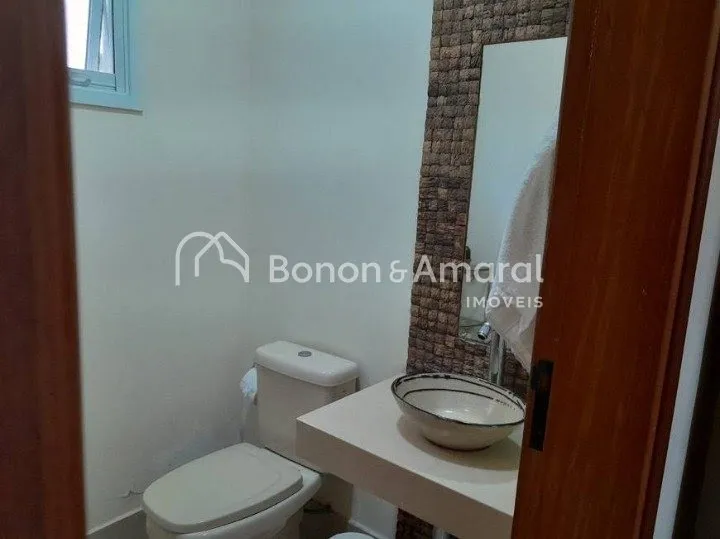 Imagem Casa de Condomínio com 250 m² e 4 Quartos
