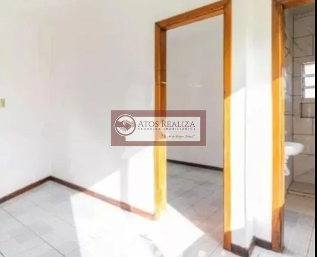 Imagem Alugo Sobrado com entrada compartilhada no Jd Satélite -São Paulo. Com Sala, cozinha, banheiro, área de serviço, R$ 1.250. OBS: Com vaga de garagem R$ 1.450,00 Agende uma visita.