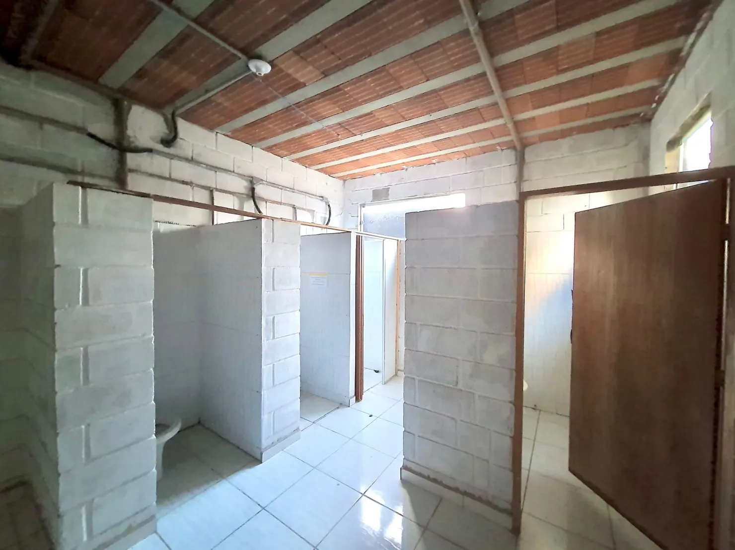 Imagem Comercial para Locação 832M², Moreira César, Pindamonhangaba - SP