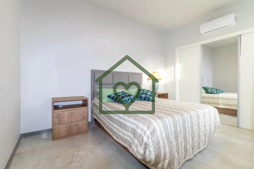 Imagem Encante-se por este apartamento garden de 171m² de área privativa, com móveis planejados de alta ...