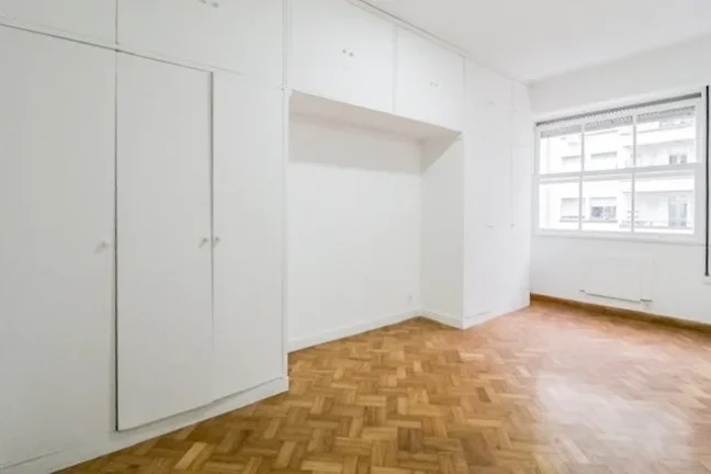 Imagem Apartamento 140M², 3Q, 1 Suíte, 2 Banheiros, 1 Vaga, Academia, Armários.