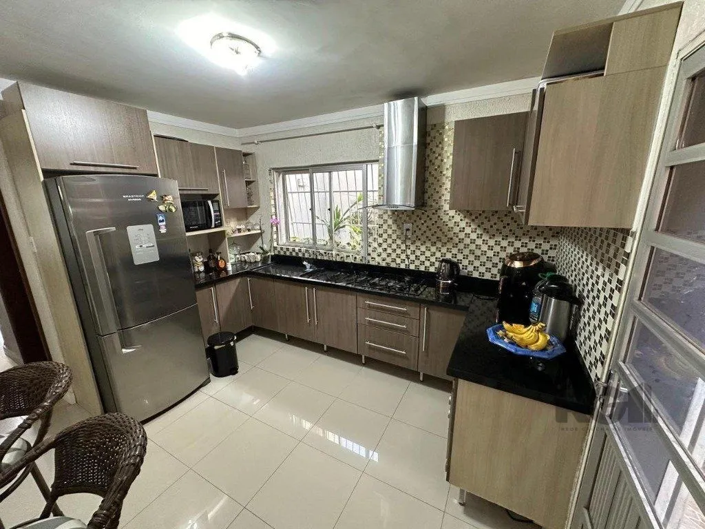 Imagem Casa de 160m² com 4 quarto no Bairro Farrapos