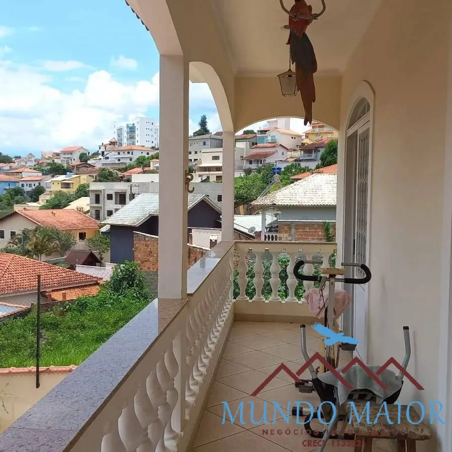 Imagem Casa com 3 Quartos e 1 banheiros e 1 suite + Edicula 360 m² R$ 900.000.00