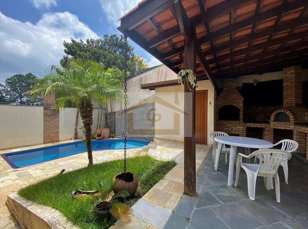 Imagem 3 dorms / 1 suíte. Ótima casa, lareira, piscina e gourmet!