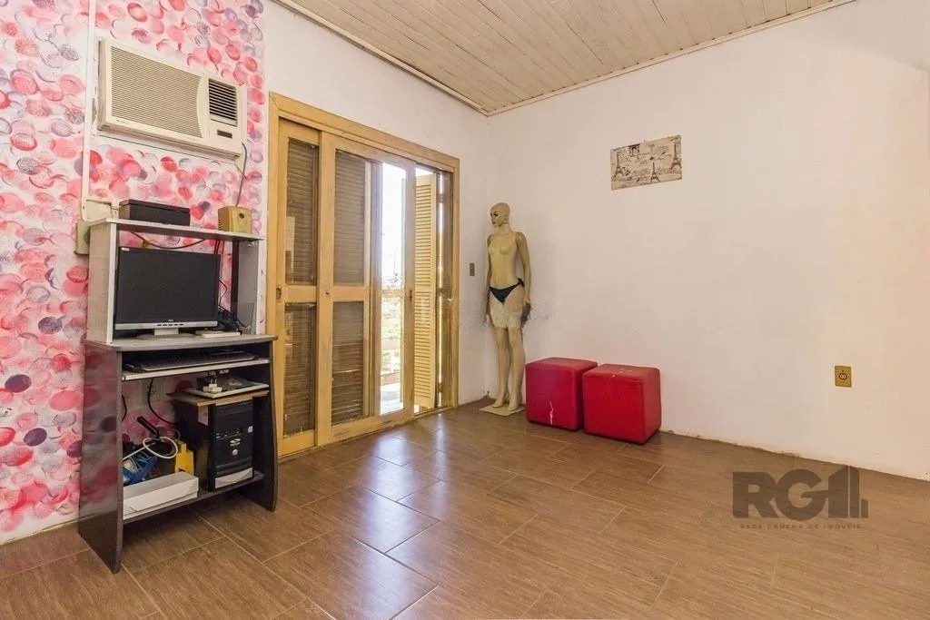 Imagem Casa de 3 dormitórios, bairro Sarandi