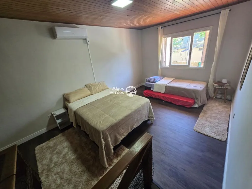 Imagem VENDE-SE APARTAMENTO DUPLEX MOBILIADO, NO CENTRO DA CIDADE DE CANELA.