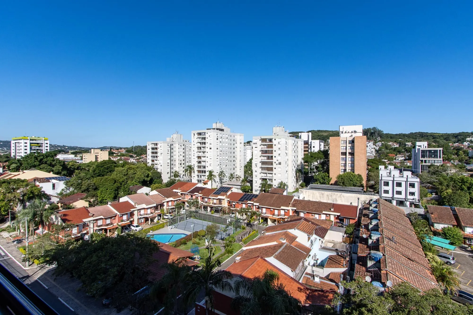 Imagem Excelente apartamento de 3 dormitórios, 1 suíte e 2 vagas no bairro Tristeza.