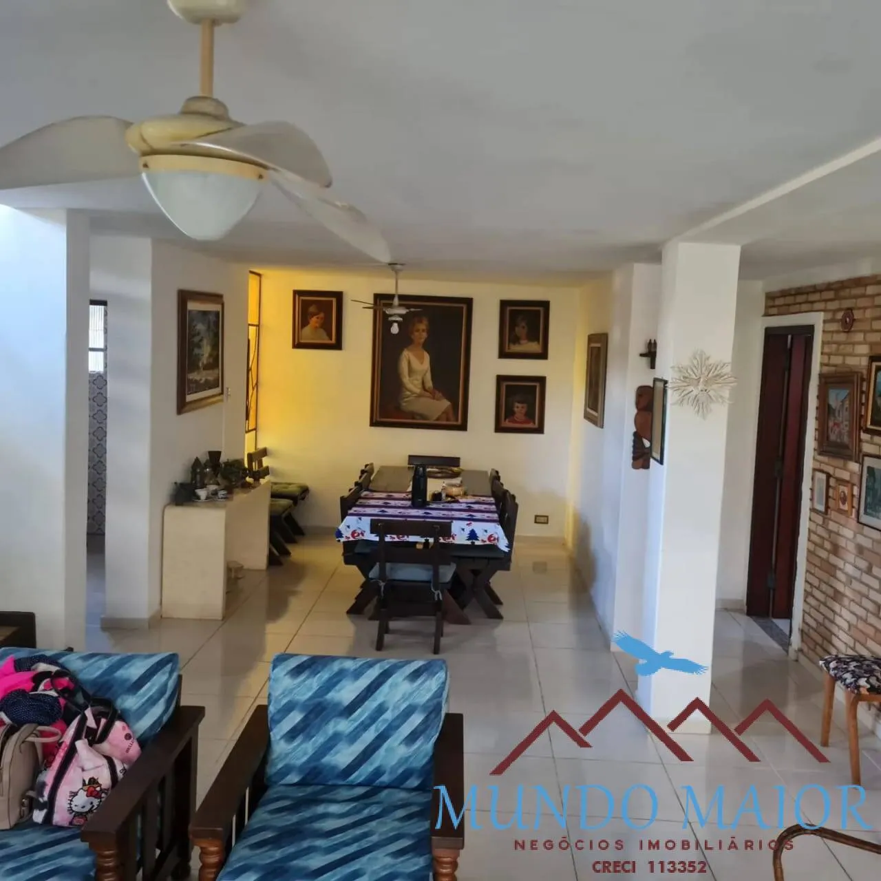 Imagem Casa com 4 Quartos e 4 banheiros à Venda, 1000 m² por R$ 2.500.000