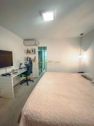 Imagem Apartamento Reformado!!! Com Projeto De Iluminação e Escritório!!! Garagem Coberta!!!