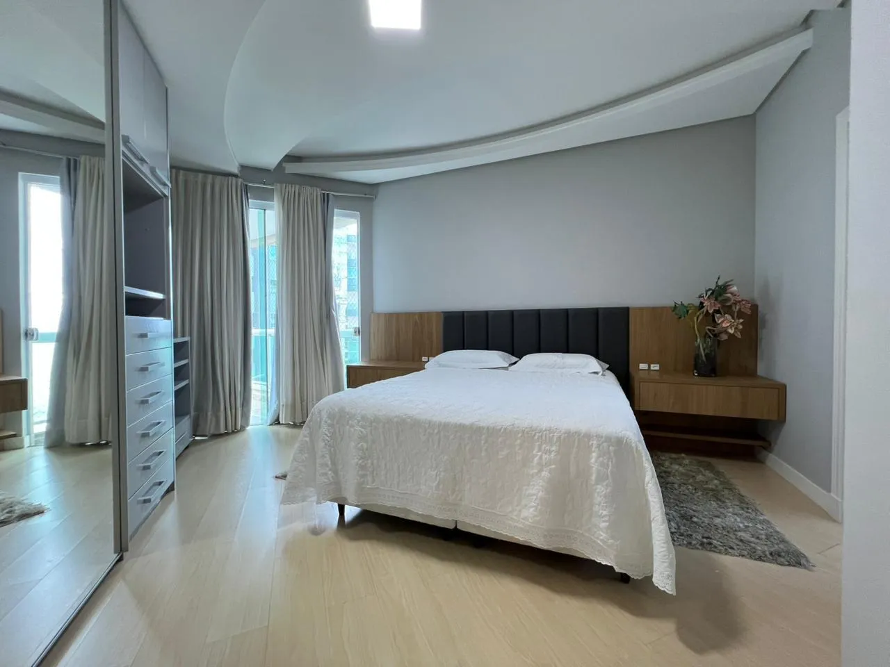Imagem Apartamento com vista para o mar à venda com 350m2 por R$ 10.500.000,00