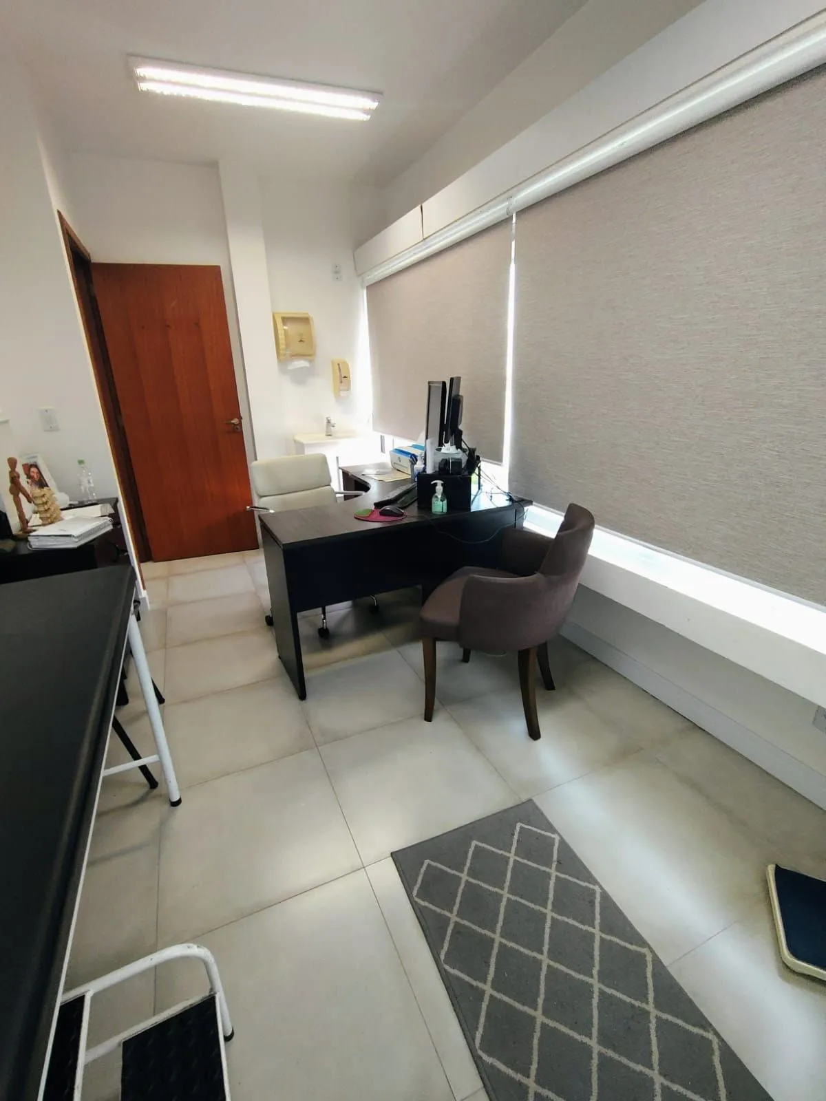 Imagem Sala ampla pois é ligada a outra ao lado do Colégio Santa Inês perto do Zaffari.