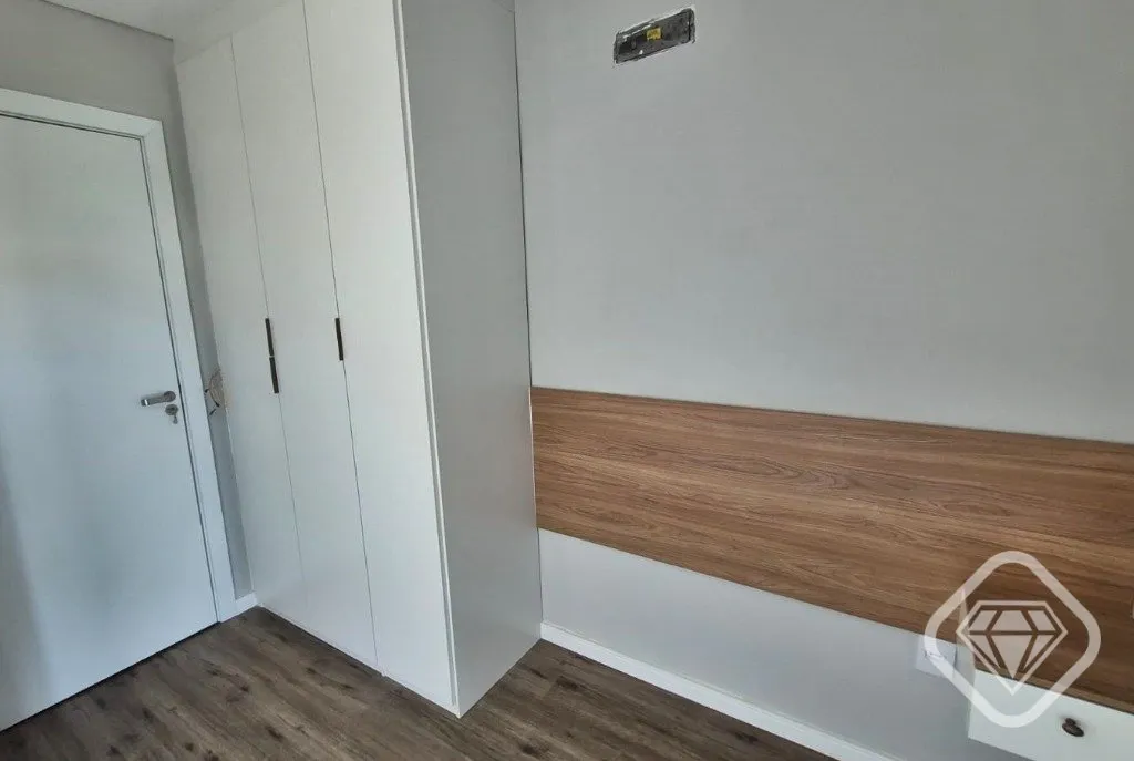 Imagem Casa nova, mobiliada e pronta para morar, em frente a uma linda praça na Zona Sul.

Ao entrar, o li...