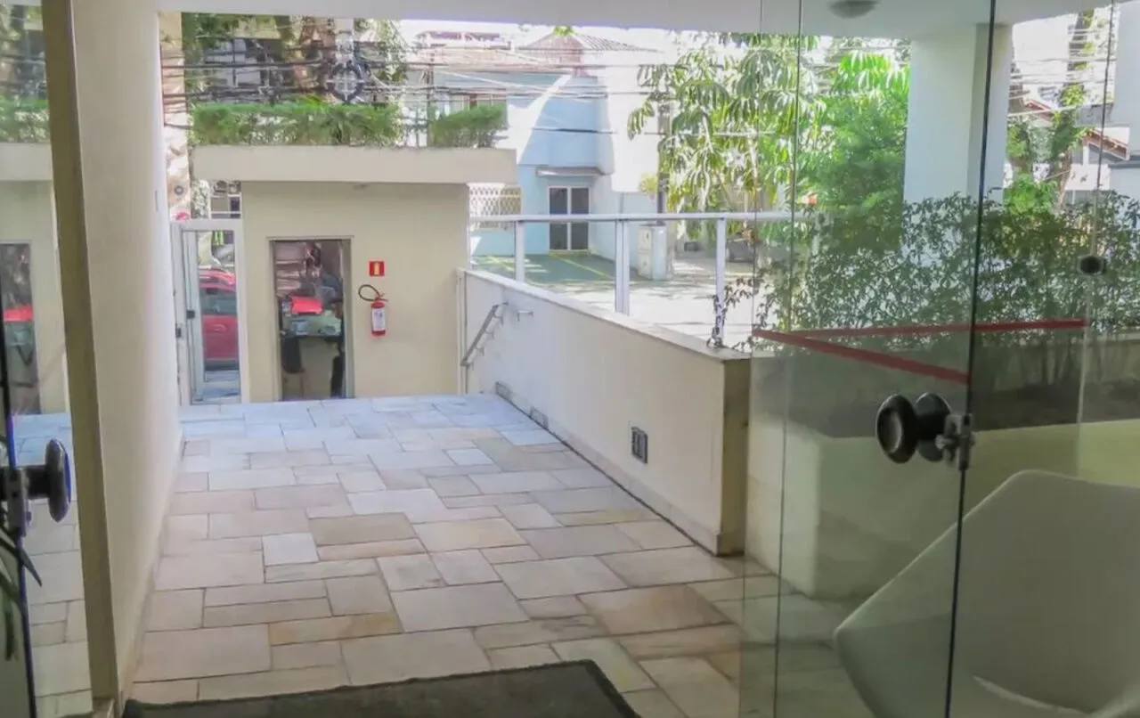 Imagem Apartamento em Indianópolis com 1 Dormitório, Vaga e Excelente Localização,