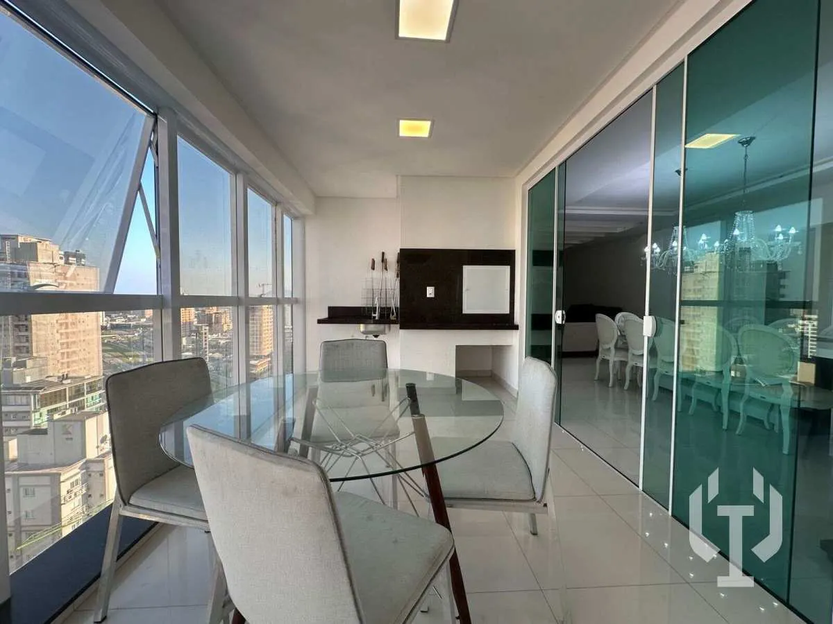 Imagem APTO EM MEIA PRAIA ITAPEMA COM 4 SUÍTES, MOBILIADO COM VISTA MAR