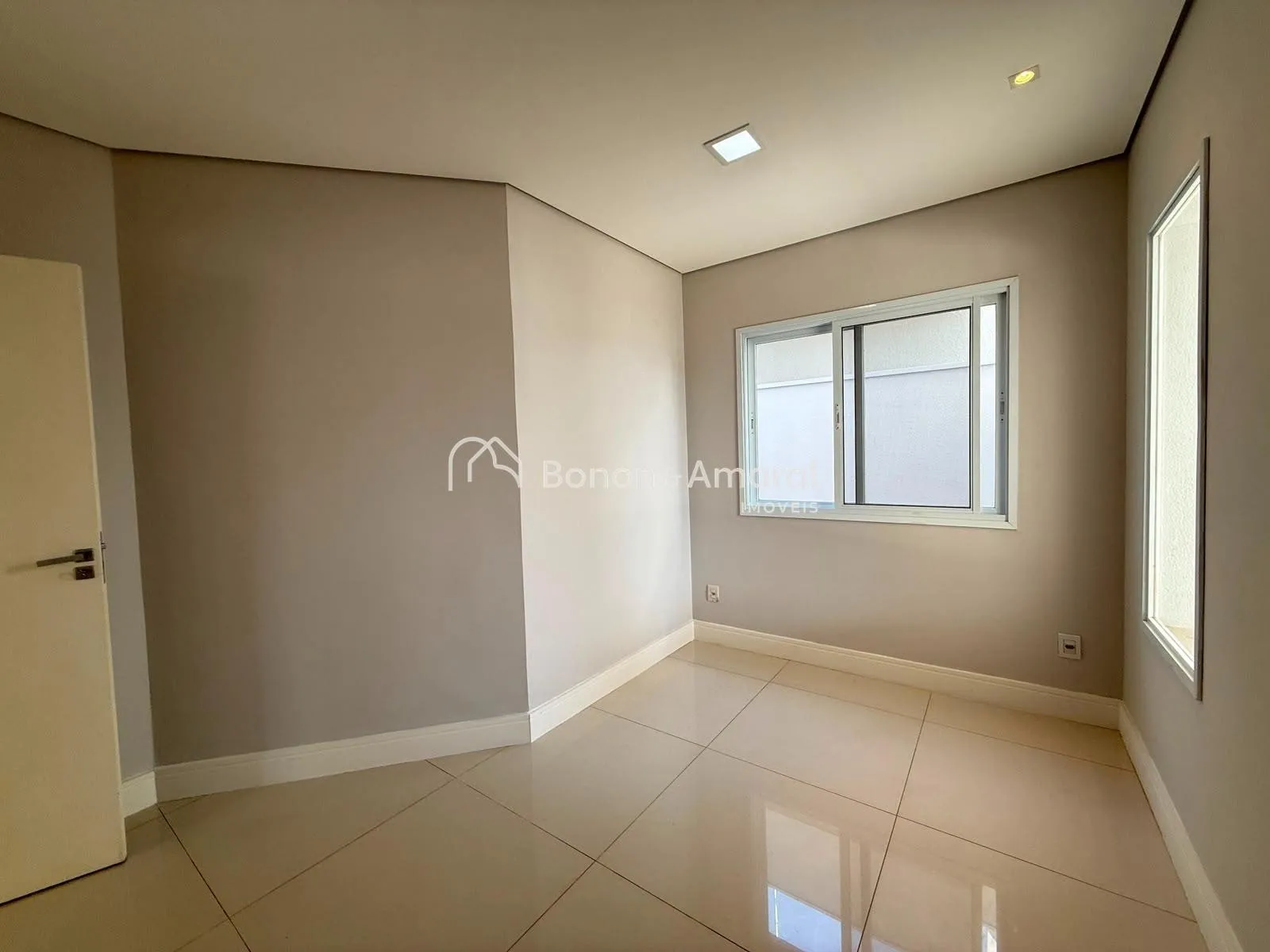 Imagem Casa em condomínio no Condomínio Terras Do Cancioneiro Paulínia, de 3 quartos, 260 m² à venda no Condomínio Terras do Cancioneiro - Paulínia/SP