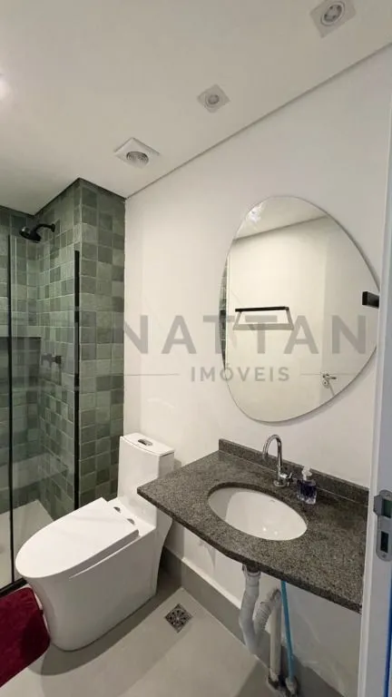 Imagem Apartamento com 2 dormitórios e suíte, 49,73 m², sacada e condomínio com piscina e academia