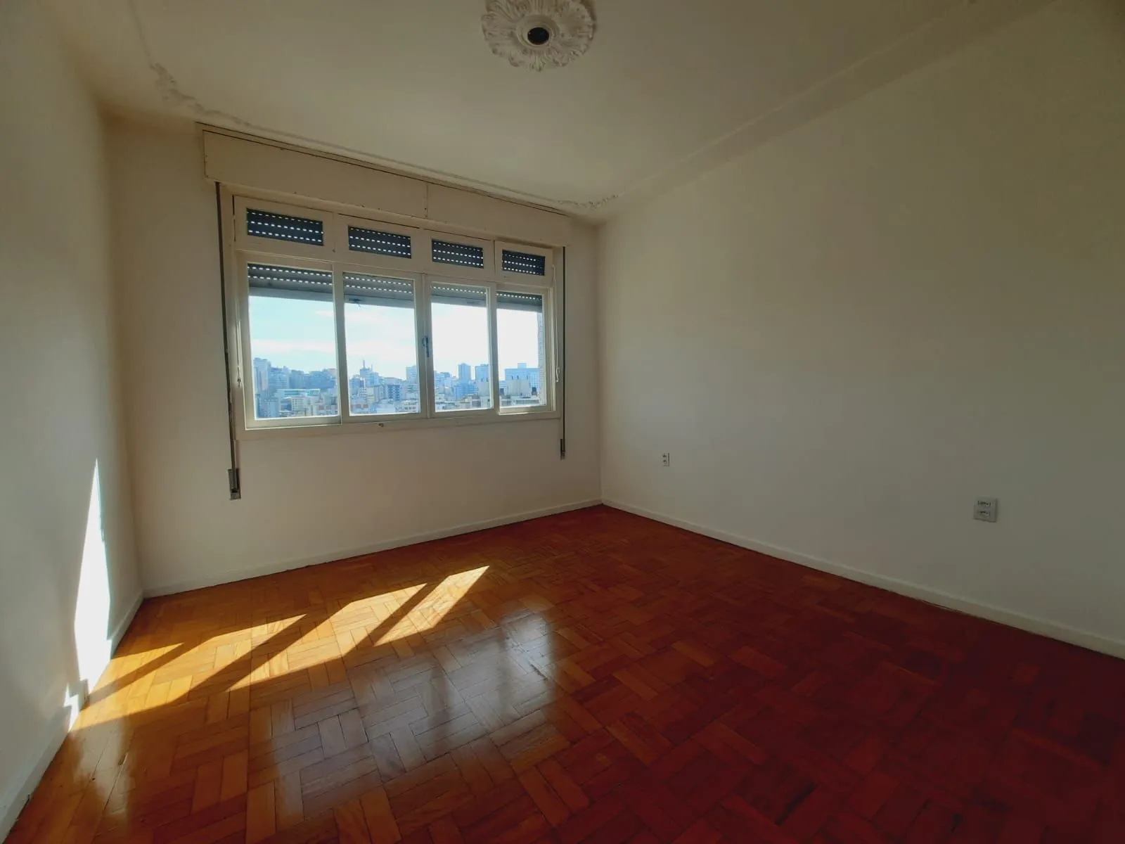 Imagem Apartamento 3 dormitórios no bairro Cidade Baixa/ Porto Alegre.
