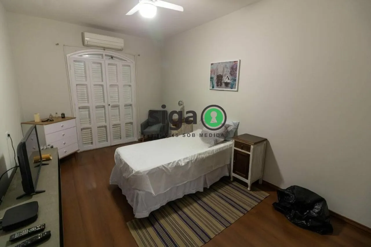 Imagem Casa à venda com 323m², 4 quartos e 3 vagas