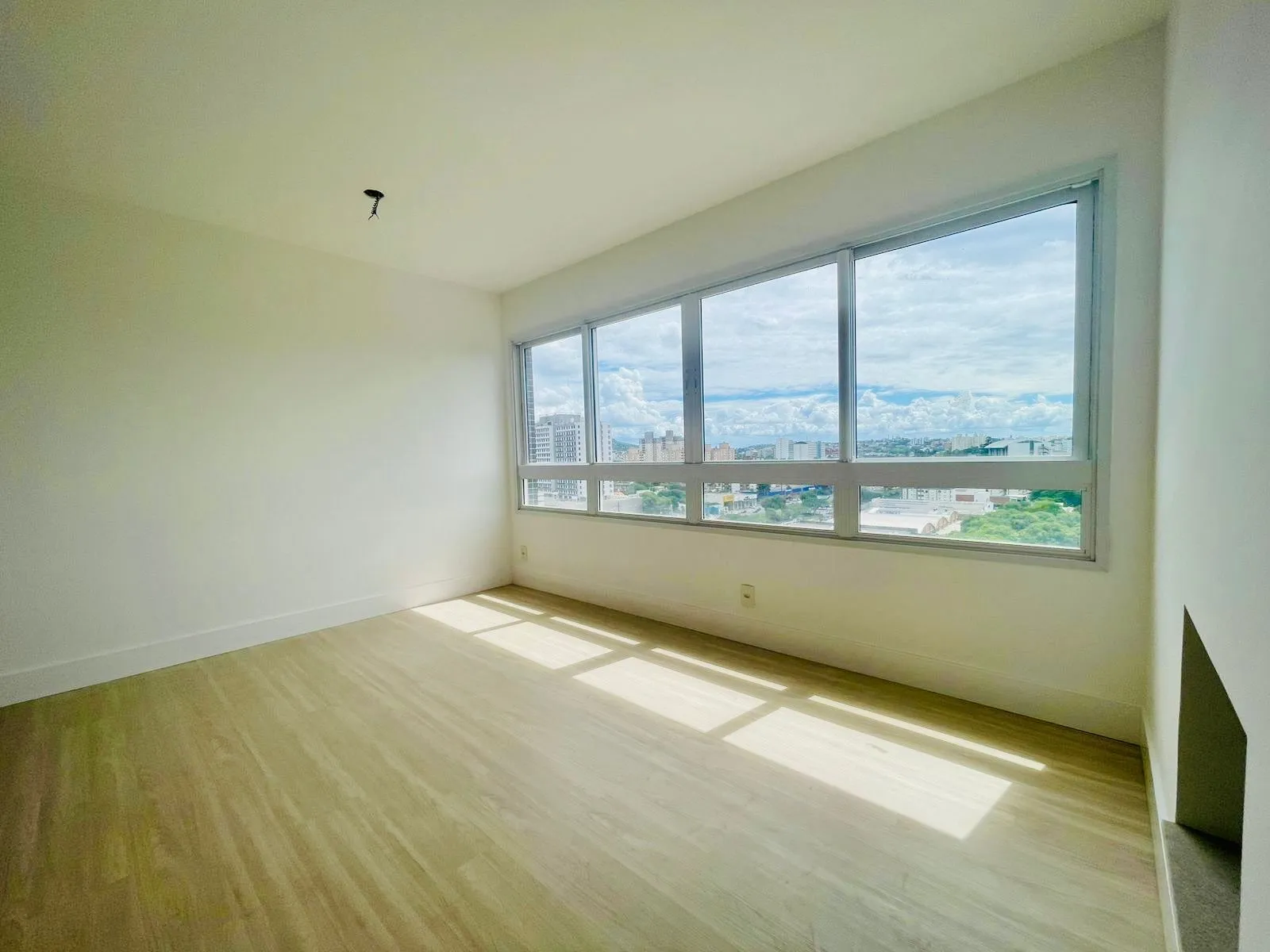 Imagem Apartamento com lareira, churrasqueira e 3 dormitórios no Central Park
