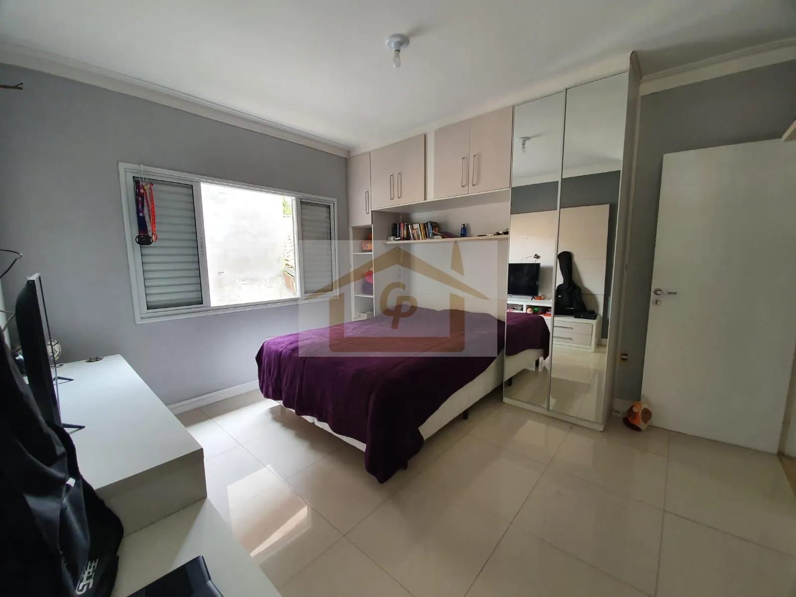 Imagem 3 amplas suítes repleta de armários, sendo duas avarandadas com vista espetacular, 4 vagas