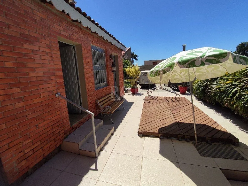 Imagem Casa para Venda - 142.8m², 4 dormitórios, 5 vagas - Teresópolis