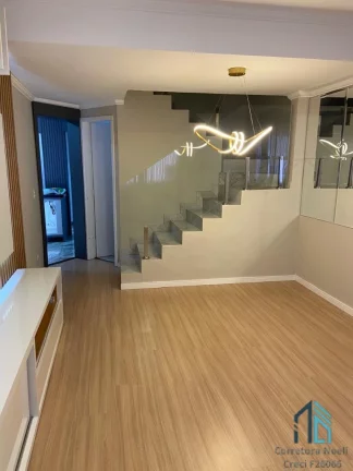 Imagem Sobrado triplex Alto Padrão, 04 quartos c/suíte, 04 vagas, Ático, no Vista Alegre Curitiba -PR
