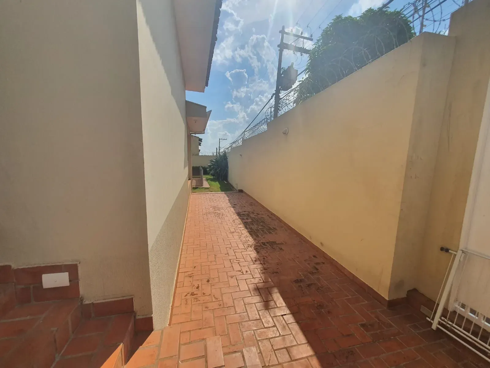 Imagem Imperdível Casa à Venda em Araraquara-SP, Jardim Morumbi: 4 quartos, 1 suíte, 3 salas, 4 banheiros, 4 vagas, 372,54m²!