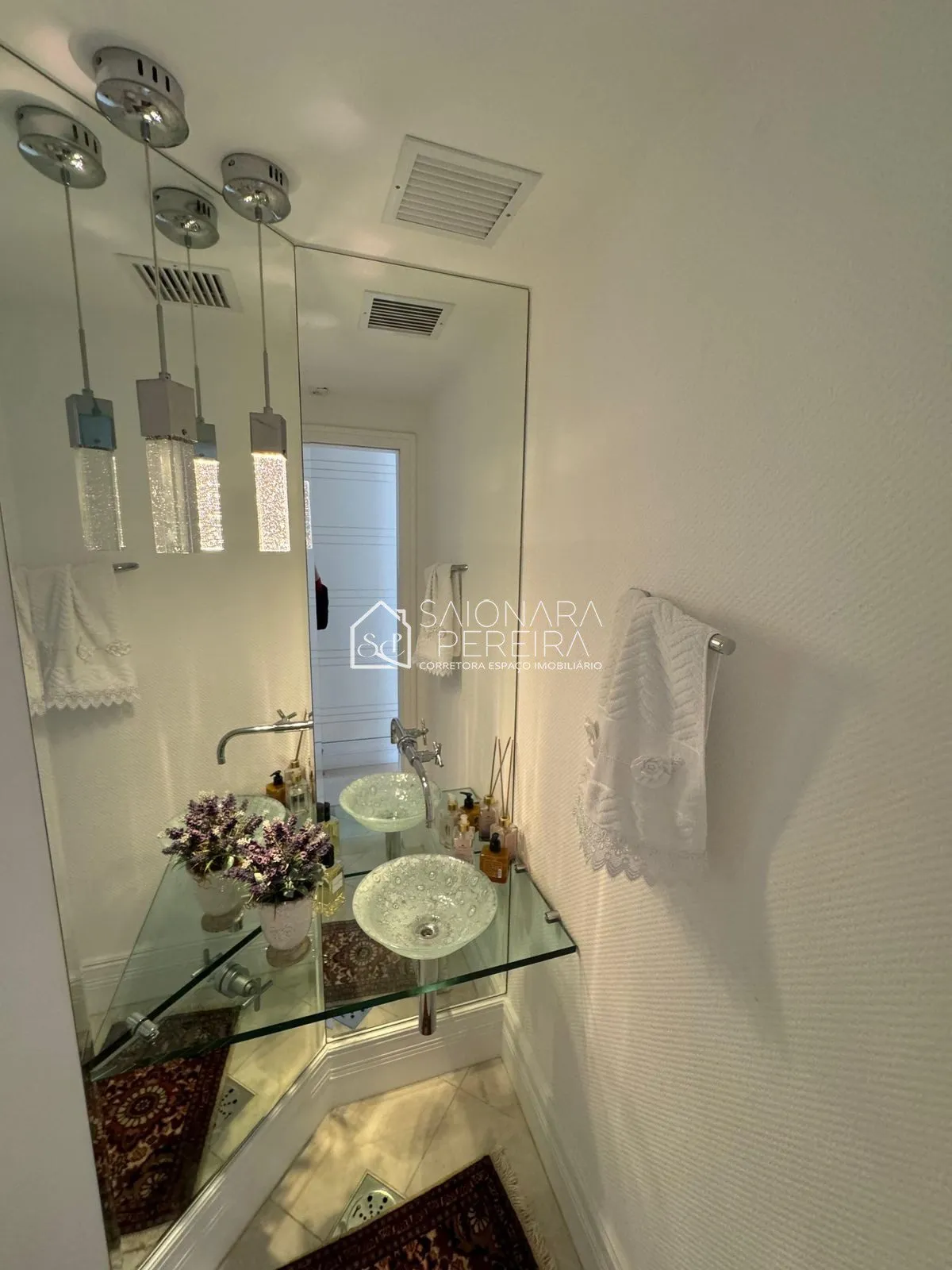 Imagem APARTAMENTO 4 DORMITÓRIOS SENDO 3 SUÍTES - CENTRO - FLORIANÓPOLIS