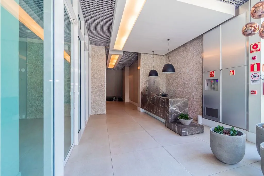 Imagem Apartamento de 1 quarto (studio) e uma vaga no bairro Moinhos de Vento em POA