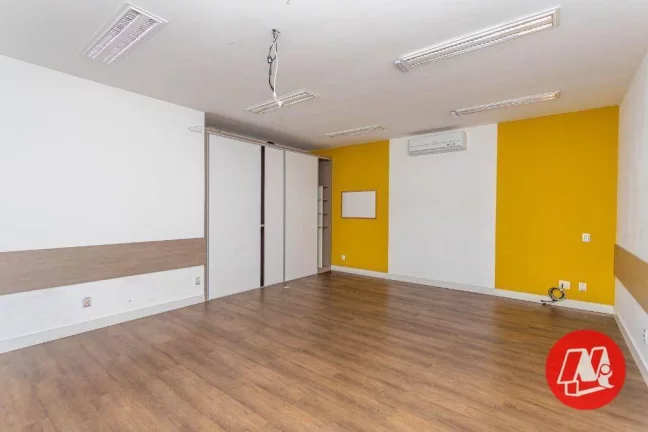 Imagem Aluga-se Sobreloja com 156 m² no Bairro Rio Branco - Porto Alegre/RS