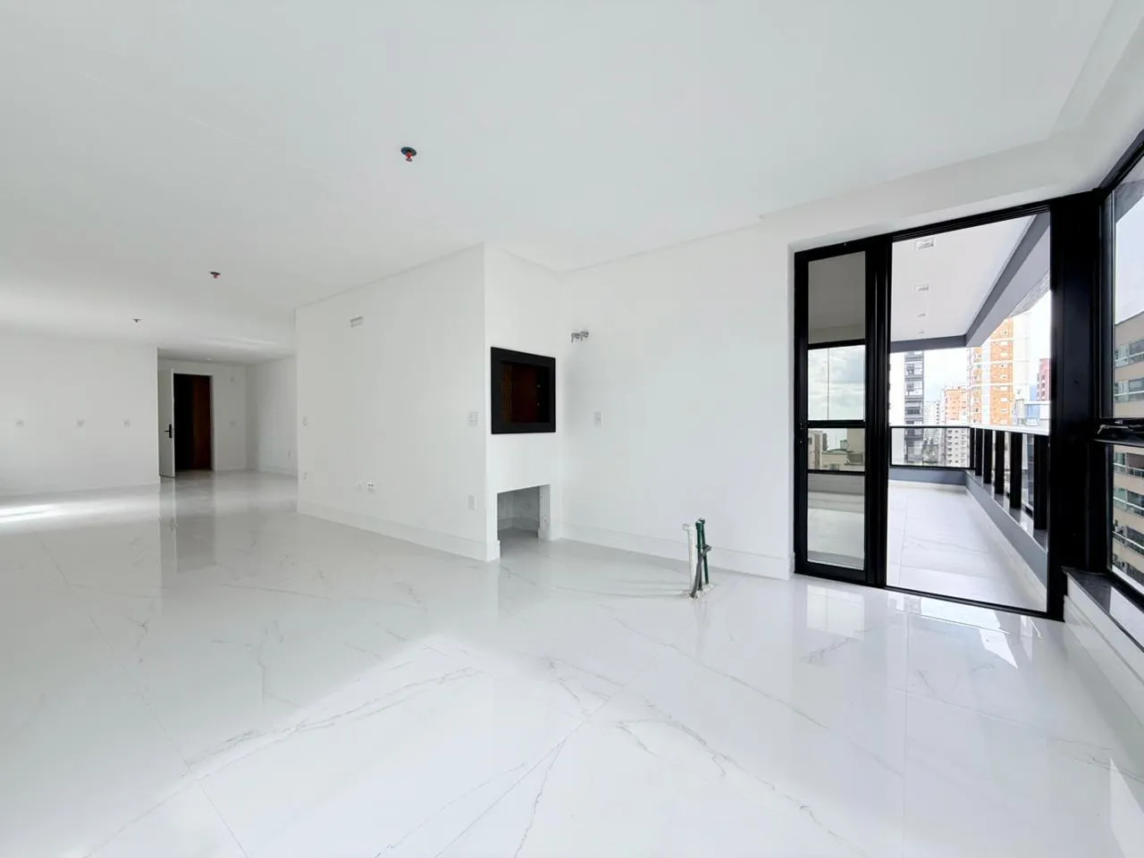 Imagem Apartamento à venda com 206m2 por R$ 3.500.000,00