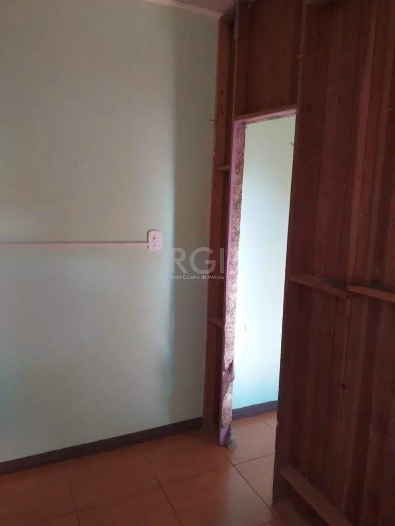 Imagem Casa para Venda - 200m², 6 dormitórios, 4 vagas - Tristeza