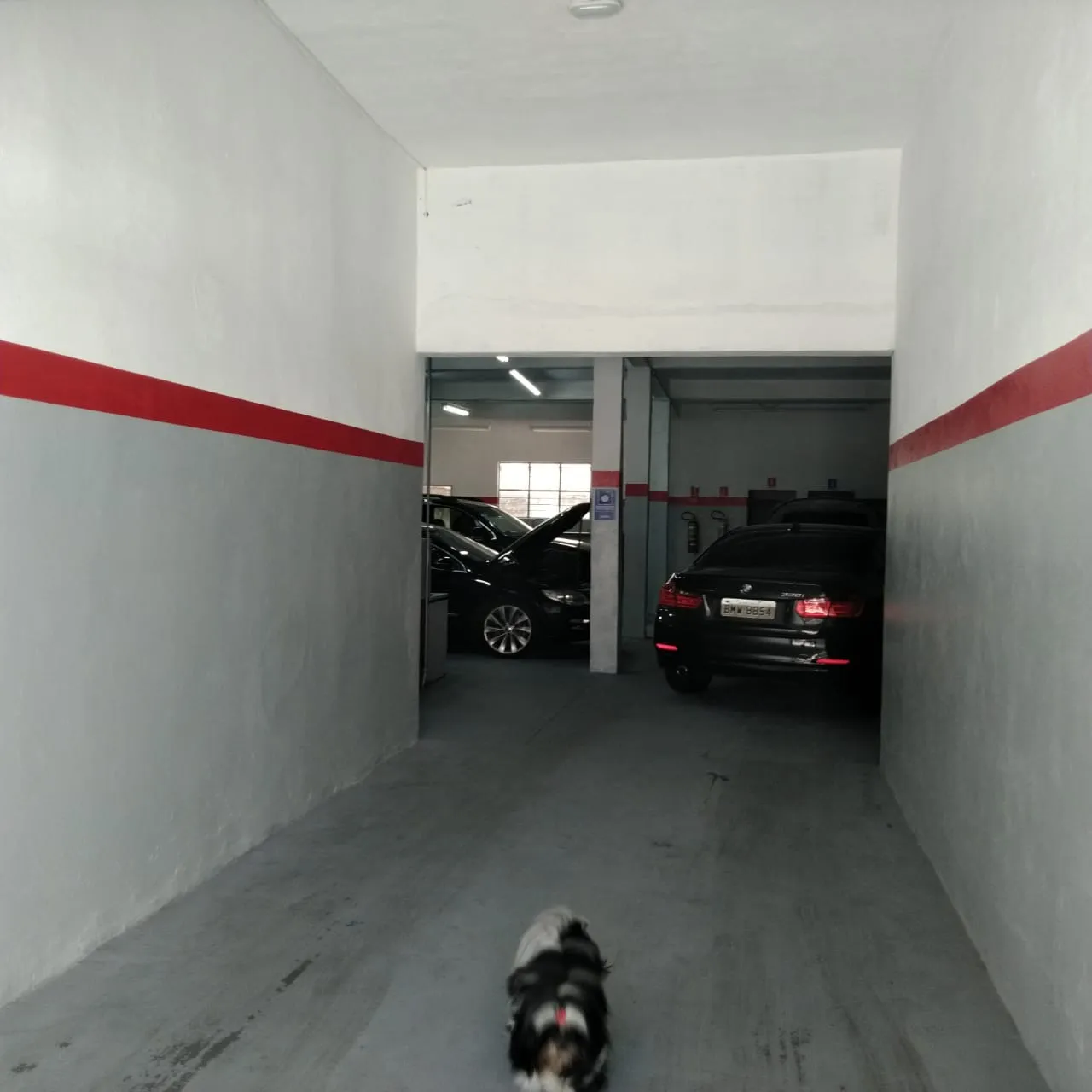 Imagem Sobrado comercial à venda em Sorocaba-SP, Jardim Nova Manchester: 3 salas, 5 banheiros, 3 vagas, 550m². Confira já!