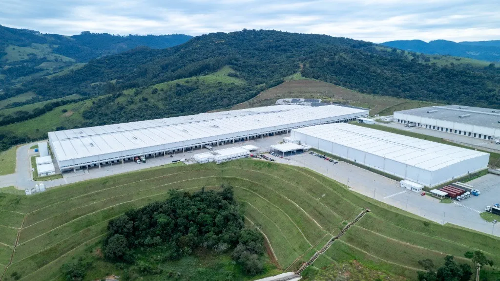 Imagem Galpão logístico Comercial para Locação em Extrema-MG: Centro, 12 Vagas, 2.929,21 m² de Área.