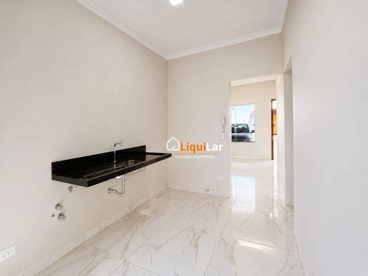 Imagem Casa à Venda no Residencial Carlota I com 3 Quartos, Suíte, Área Gourmet e Condomínio Exclusivo