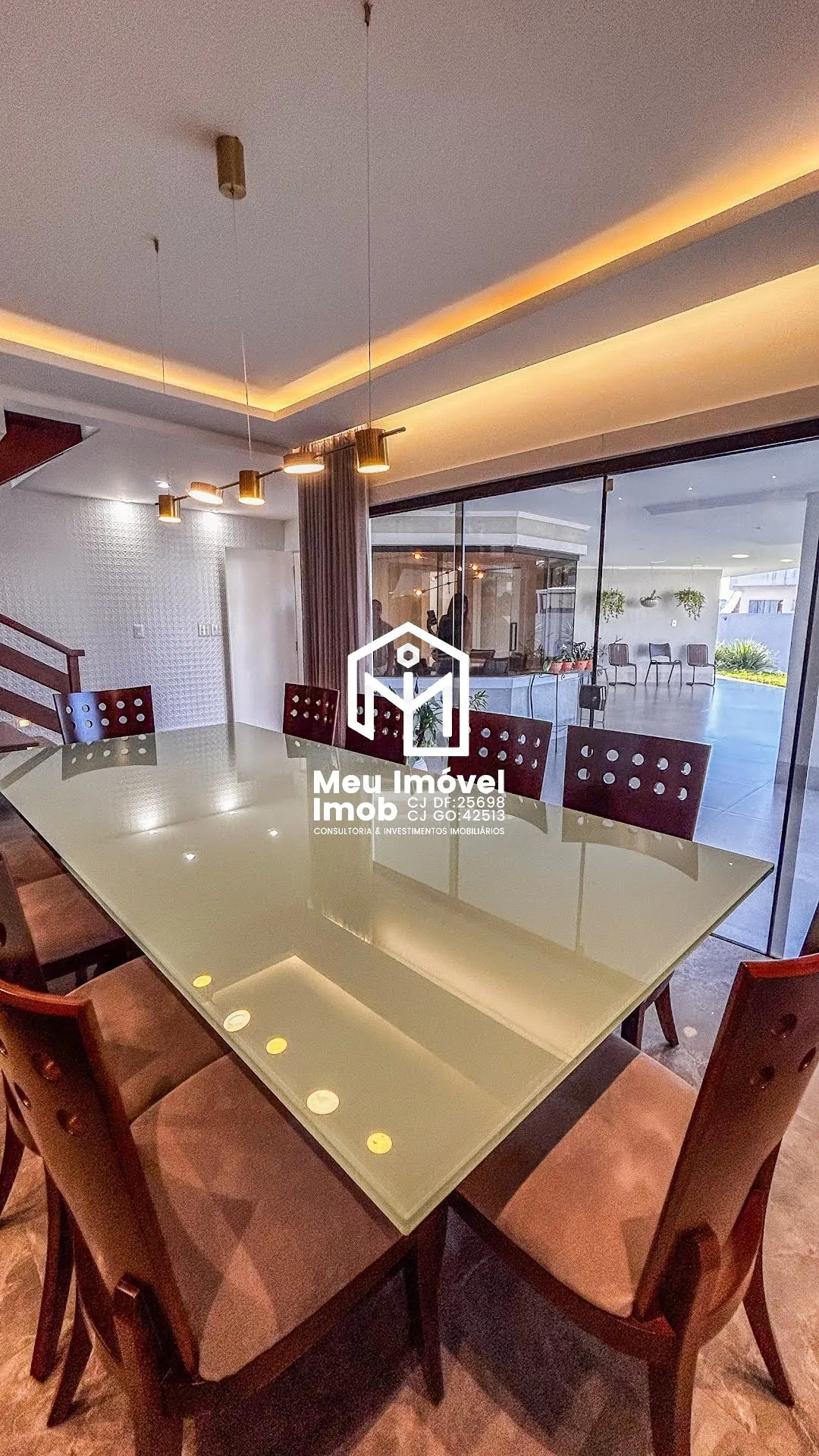 Imagem Casa 4 Quartos 4 Suítes 12 Vagas 540m² Piscina Churrasqueira