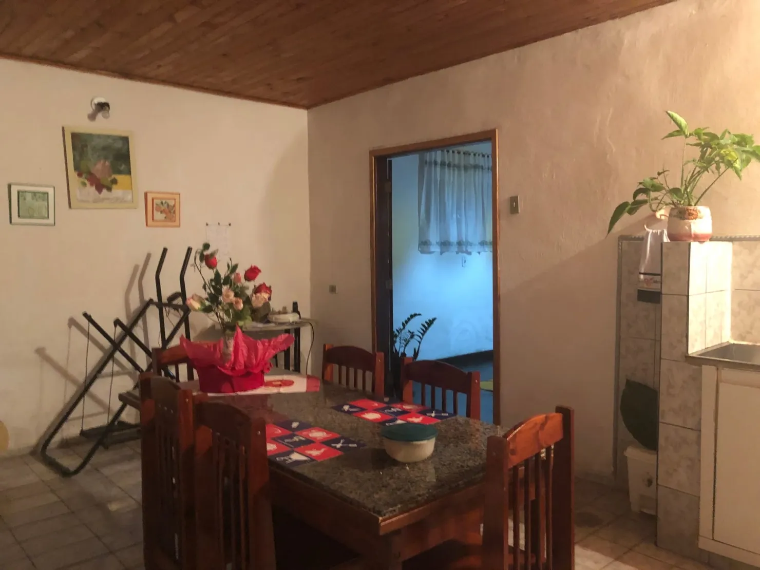 Imagem Casa à venda 2 Quartos, 4 Vagas, 250M², Jardim Eloyna, Pindamonhangaba - SP
