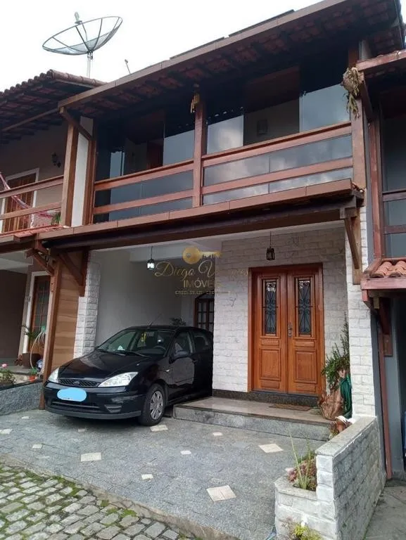 Imagem Casa em Condomínio para Venda em Teresópolis / RJ no bairro Araras