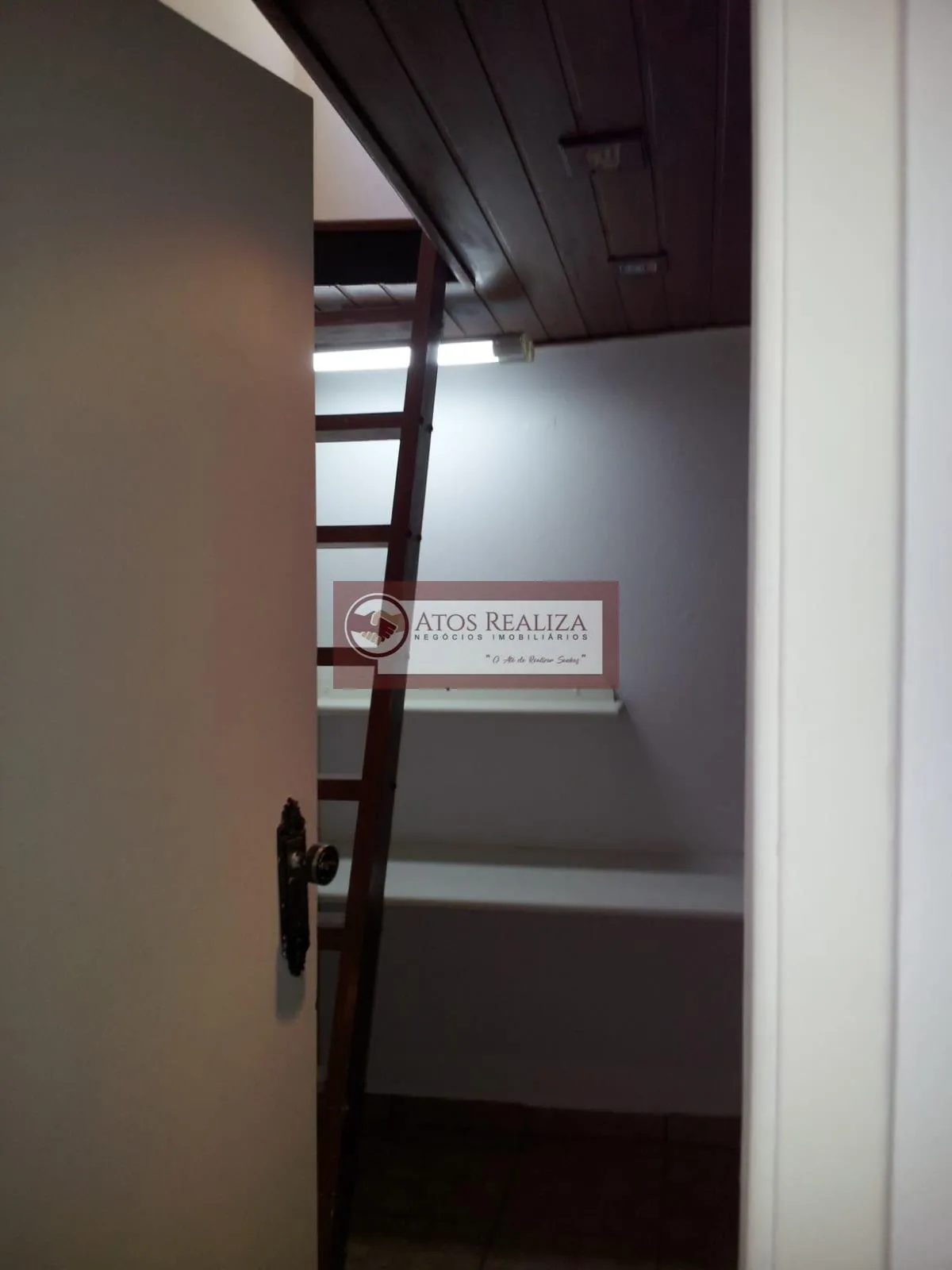 Imagem Grande oportunidade de LOCAÇÃO residêncial ou comercial na vila Mascote. Casa de 120m², com 3 Dormitorios, sala Cozinha, 2 banheiros, quintal, Àres de serviço, 2 Banheiros, 1 vaga de garagem. Valor da locação. R$ 4.500 confira.