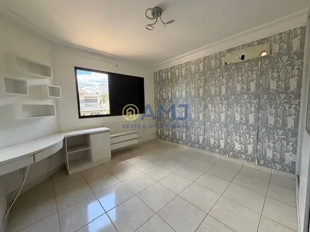 Imagem SOBRADO À VENDA NO CONDOMÍNIO GRANVILLE | 4 SUÍTES | PISCINA | GOIÂNIA