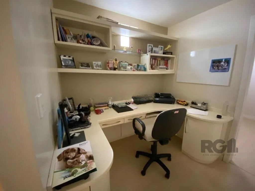 Imagem Casa de 5 dormitórios, bairro Jardim Floresta