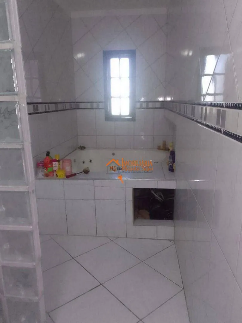 Imagem Sobrado com 4 dormitórios à venda, 218 m² por R$ 800.000,00 - Vila Galvão - Guarulhos/SP