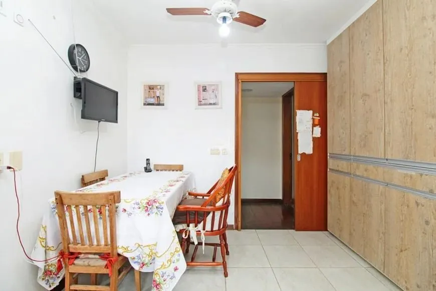 Imagem Apartamento com 159m², localizado no bairro Bela Vista em Porto Alegre/RS.