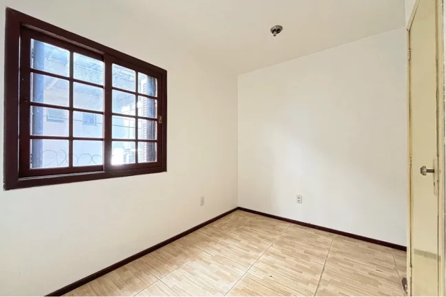 Imagem Casa em Condomínio para venda no bairro Vila Nova em Porto Alegre