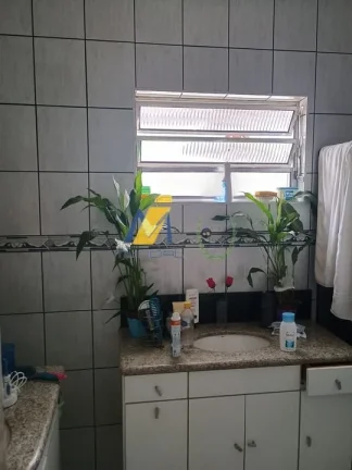 Imagem Casa à Venda com 228m², 2 dormitórios, 1 suíte, 1 sala e 4 vagas!!!