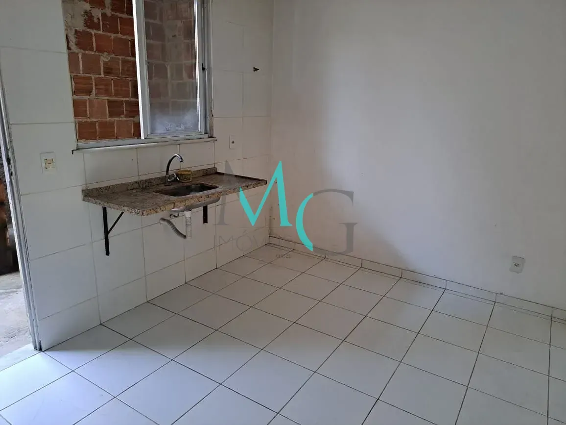 Imagem Casa Geminada de 2 Quartos no Condomínio das Laranjeiras - Santíssimo: Conforto e Segurança em Excelente Localização